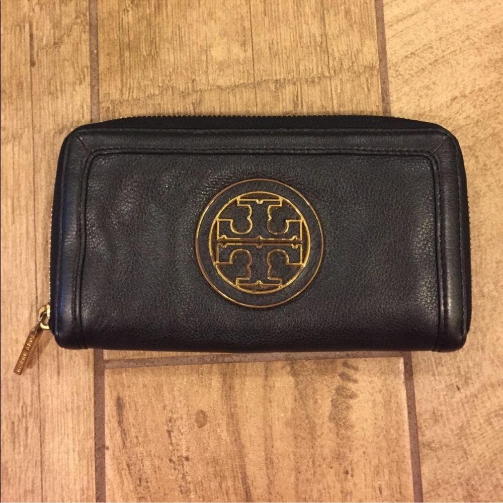 Tory Burch wallet